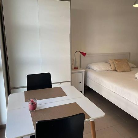Joli Studio Confortable ! Prilly Eksteriør bilde